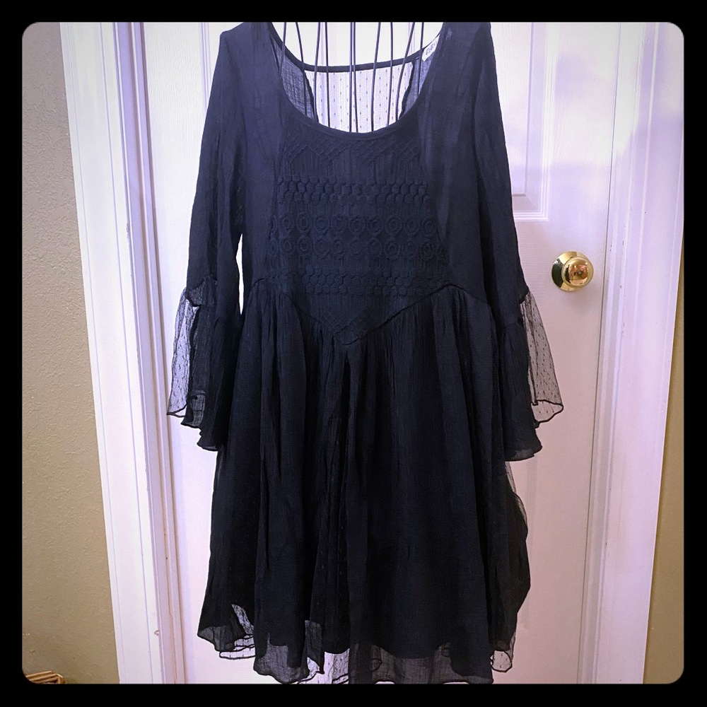Rebellion Women’s Size Large Black Tunic - Picture 1 of 10